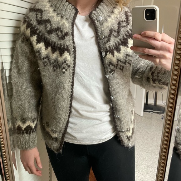 Vintage David Grains 1970s Hand Knit Icelandic Cardigan - Picture 9 of 9